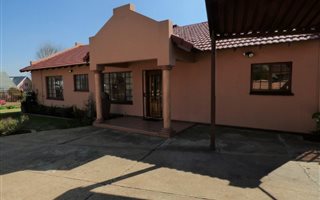 4 Bedroom House in Benoni CBD