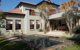 4 Bedroom Townhouse in Ruimsig