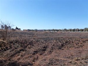 9.6 ha Land available in Doringkloof