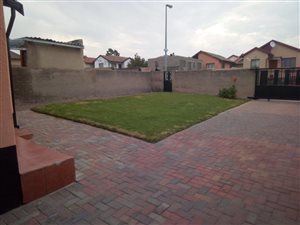 2 Bed House in Klipfontein View