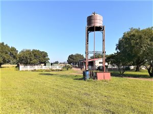 2.1 ha Farm in Rosashof