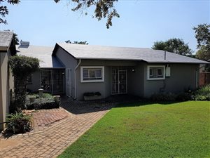 3 Bed House in Lynnwood Glen