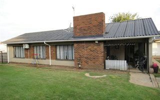 3 Bedroom House in Amiel Park