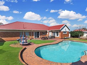 4 Bed House in Parkrand