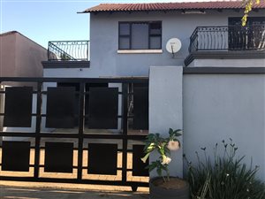 5 Bed House in Rabie Ridge