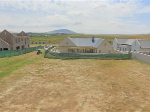 731 m² Land available in Graanendal