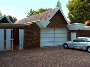 4 Bed House in Florauna