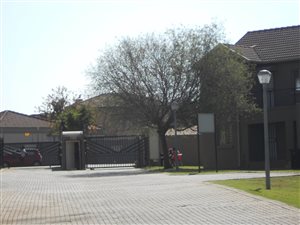 1 Bed Apartment in Ruimsig