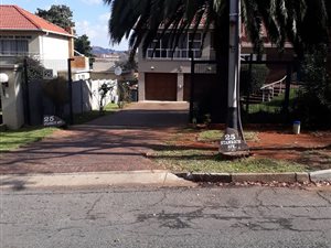 1 Bedroom Garden Cottage in Cyrildene