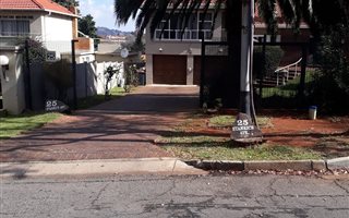 1 Bedroom Garden Cottage in Cyrildene