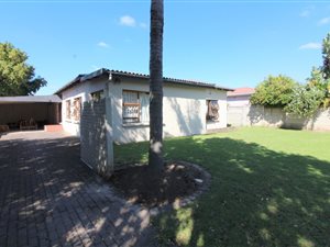 8 Bed House in Bergsig
