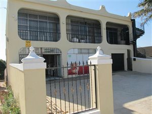785 m² Commercial space in Kenville