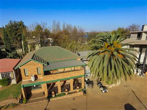 4 Bed House in Bronkhorstbaai