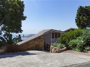 4 Bed House in Mountainside