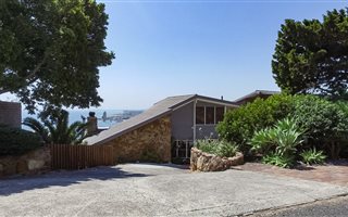 4 Bedroom House in Mountainside