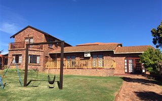 4 Bedroom House in Strelitzia Park