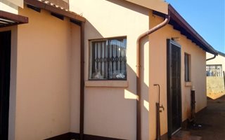 3 Bedroom House in Lotus Gardens
