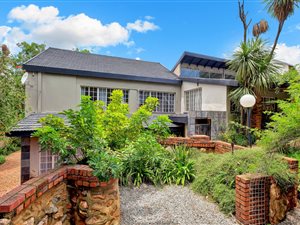 5 Bed House in Elton Hill