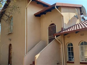 6 Bed House in Bramley