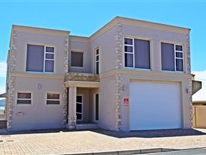 2 Bed House in Struisbaai