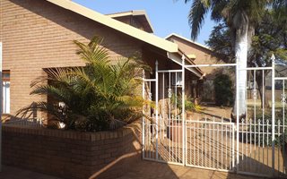 6 Bedroom House in Chroom Park