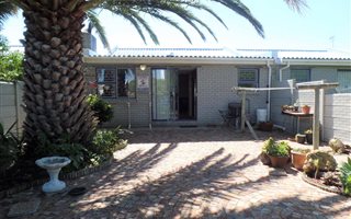 2 Bedroom Cluster in De Kelders
