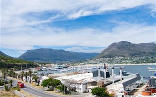 2 Bedroom Apartment in Hout Bay Harbour