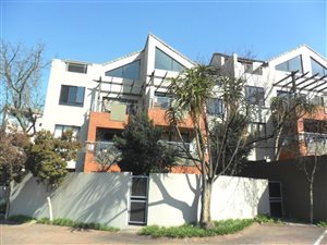 1 Bed Apartment in Pineslopes