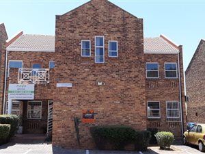 300 m² Office Space in Weltevreden Park