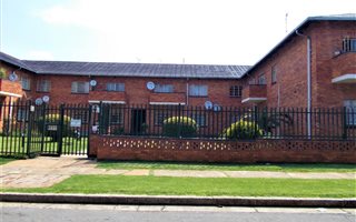 1 Bedroom Apartment in Selection Park