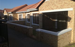 2 Bedroom Simplex in Randpark Ridge