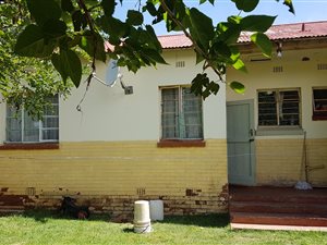 3 Bed House in Apple Park