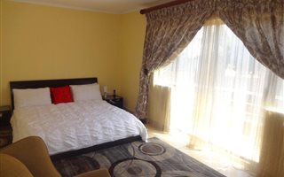 4 Bedroom House in Northwold Gardens