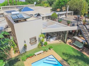 5 Bedroom House in Waterkloof Ridge
