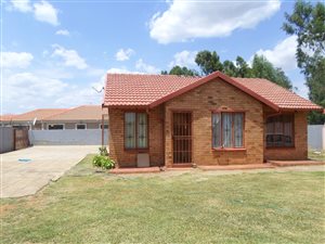 3 Bed House in Naturena