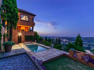 4 Bed House in Noordheuwel