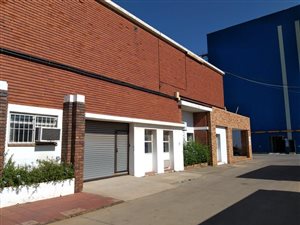1500 m² Commercial space in Industria West