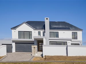 4 Bed House in Kingswood Golf Estate