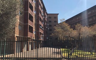 2 Bedroom Apartment in Zwartkop