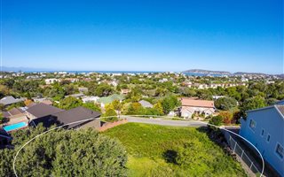 1249 m² Land available in Lower Robberg