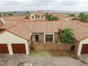 3 Bed Cluster in Crescent Wood Country Estate