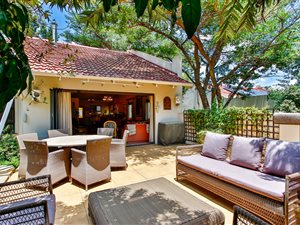 3 Bed House in Craighall Park