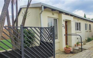 3 Bedroom Townhouse in Edenglen