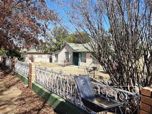 6 Bed House in Warden