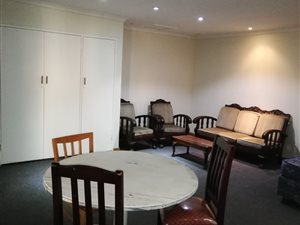 Bachelor apartment in Sinoville