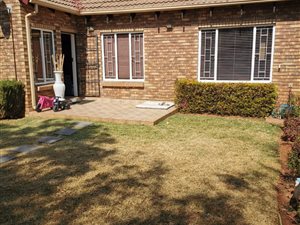 4 Bed Townhouse in Rietvalleirand