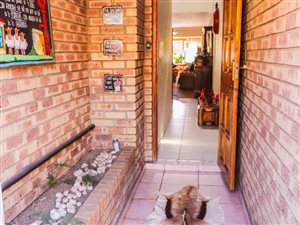 3 Bed Townhouse in Three Rivers