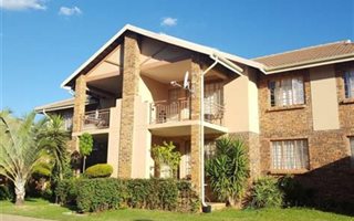 2 Bedroom Townhouse in Magalieskruin