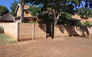 2 Bedroom Cluster in Lyttelton Manor