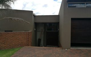 3 Bedroom Townhouse in Bankenveld